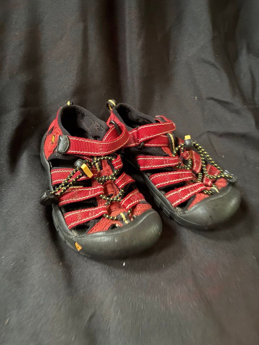 Keen boys size 12 12c red sandals shoes